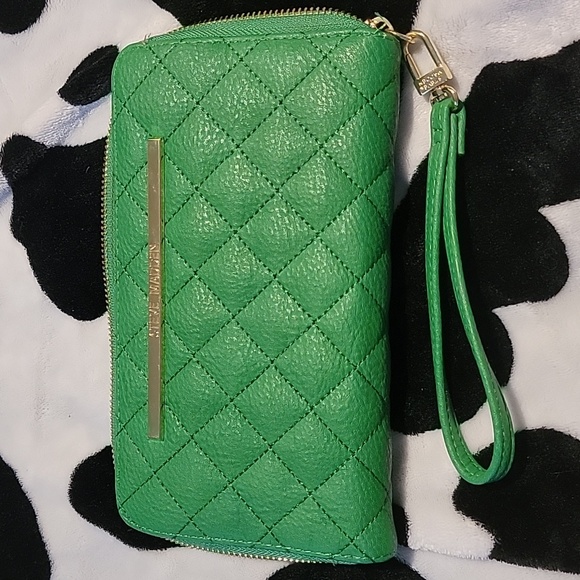 Steve Madden Handbags - Steve Madden Wristlet
